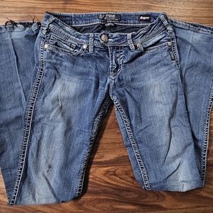 Silver Jeans Co Women's. Tuesday Low Rise Slim Boot Size 29W/35L